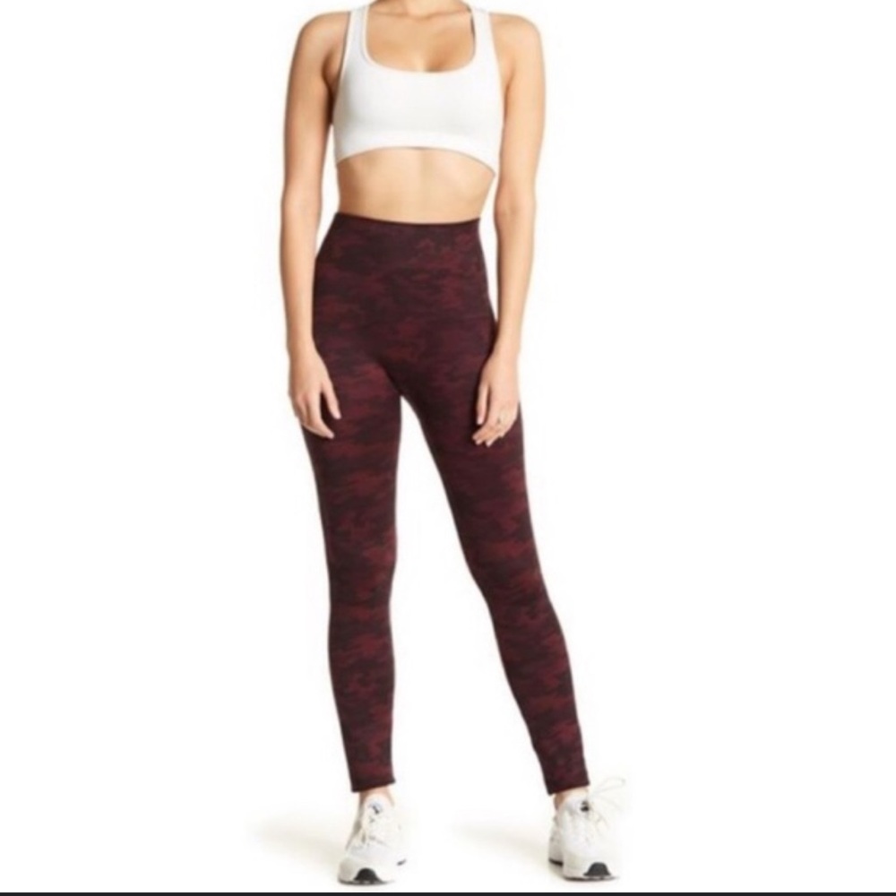 Spanx Look At Me Now Wine Camo Seamless Leggings XL